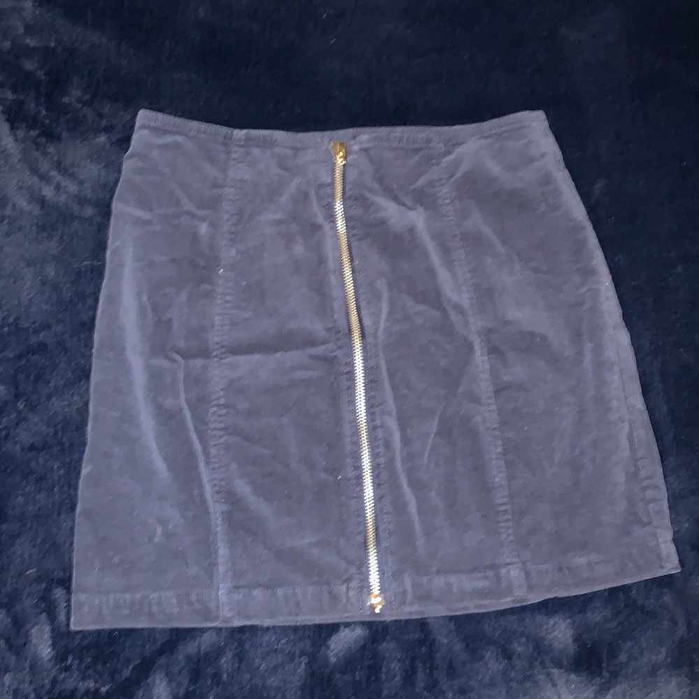 Adorable dark blue skirt